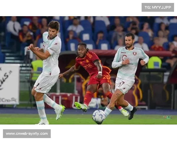 雷恩主场草皮维护不佳，巴黎技术流打法受考验